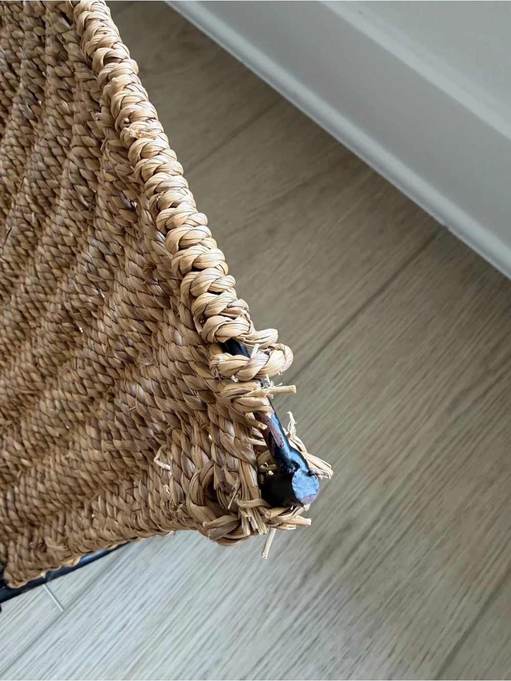 Woven Seagrass Magazine Rack in Natural Tan - Home Accents